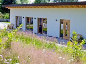 Yogahaus v. vorne e-mail